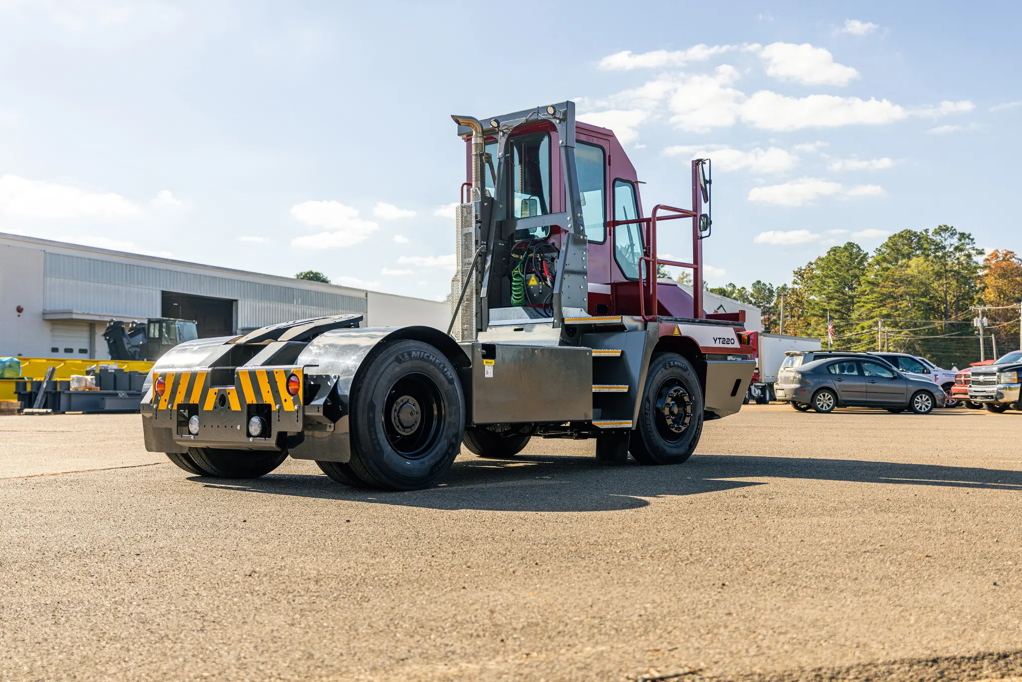Yt 220 Terminal Tractor (1)